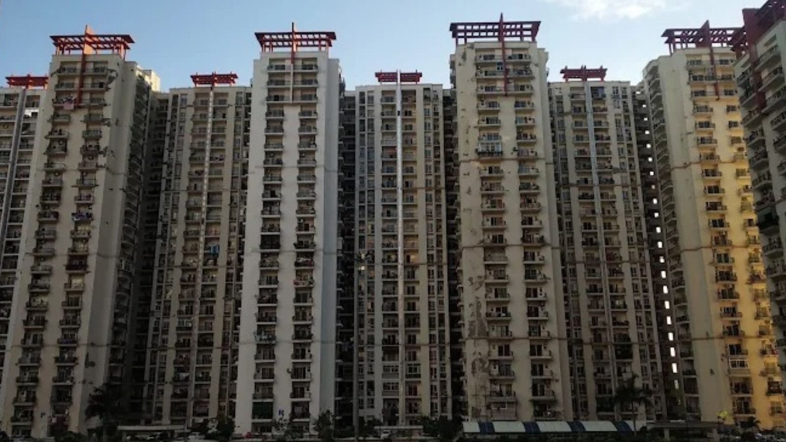 Noida Flat Delay: Allahabad HC Upholds Homebuyer’s Right to Compensation